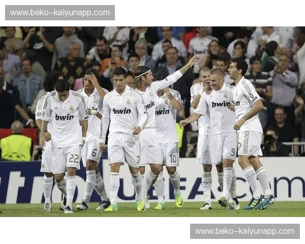 欧冠巅峰对话：皇马vs国际米兰，谁能主宰伯纳乌的黑夜？深度预测与独家解析